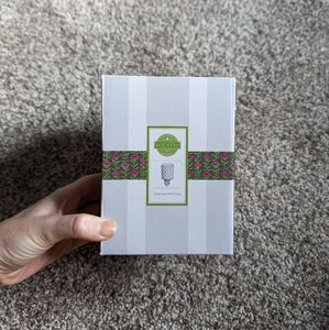 NEW in box, Scentsy Diamond Milk Glass mini warmer